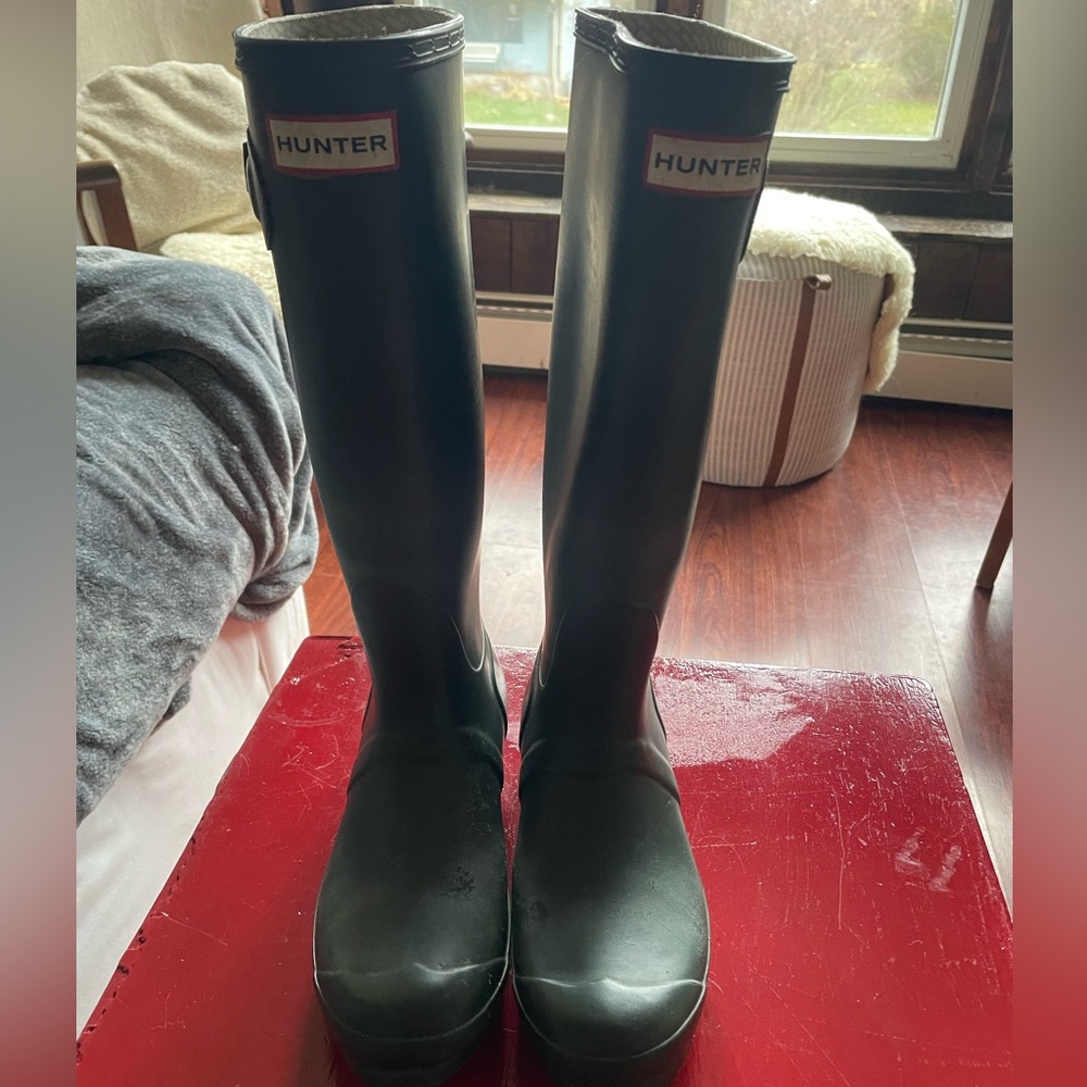 Hunter Rubber Rain Boots with Hunter Socks!
